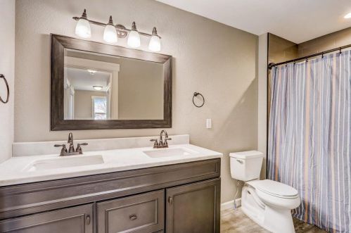 2953 95th St, Milwaukee WI  53227-3613 exterior