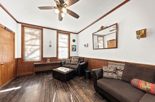 3234 May St, Chicago, IL 60608-6447