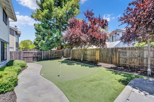 120 Hazelmere Dr, Folsom CA 95630-5522 exterior