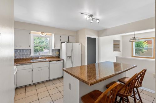 5312 Donna Dr, Milwaukee, WI 53223-3030