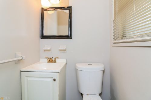 5240 Longmeadow Ln, Atlanta GA  30349-3124 exterior