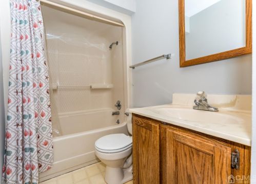 15 Newton Pl, Irvington NJ 07111-1408 exterior