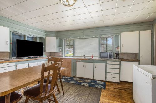 1223 Aberdeen St, Grand Rapids MI 49505-3884 exterior