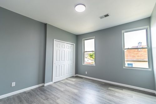 245 Lelia St, Pittsburgh PA  15211-2329 exterior