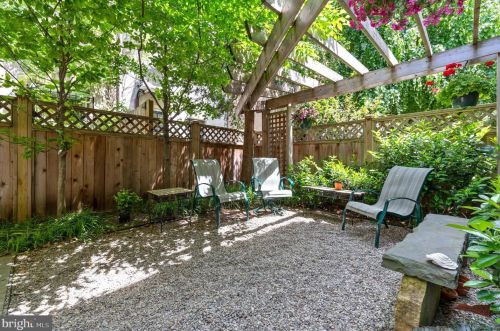 413 10th St, Philadelphia PA 19148-5006 exterior