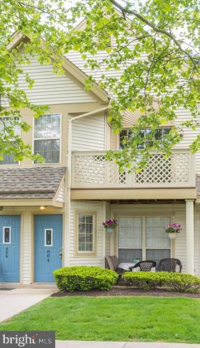 804 Foxmeadow Dr, Limerick PA  19468-1536 exterior