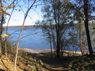 1480 Ramada Ave, St Marys Point, MN 55043-9758