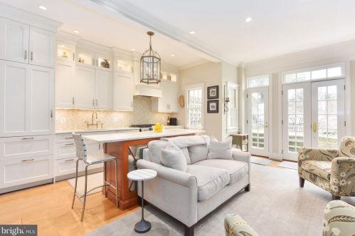 1103 Prince St, Alexandria VA 22314-2934 exterior