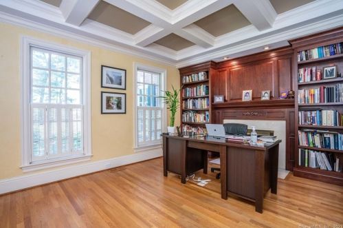 3 Farnham Way, Farmington CT 06032-1563 exterior