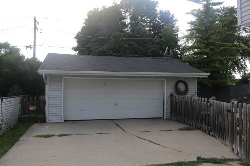3609 91st St, Milwaukee WI  53228-1539 exterior