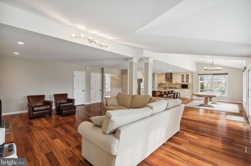 114 Woodview Ln, Riverton NJ  08077-3218 exterior