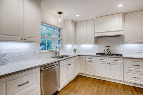 5780 Kayron Dr, Atlanta GA 30328-4112 exterior