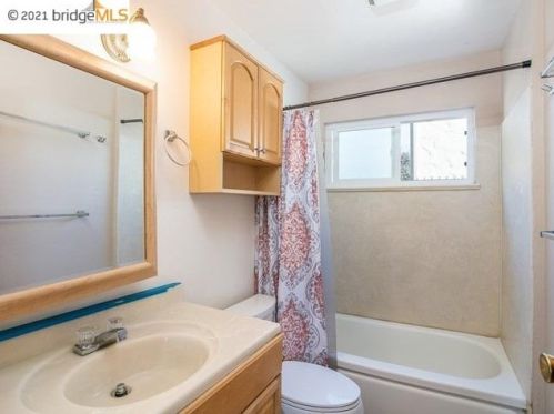 1111 Blake St, Berkeley CA 94703-1903 exterior