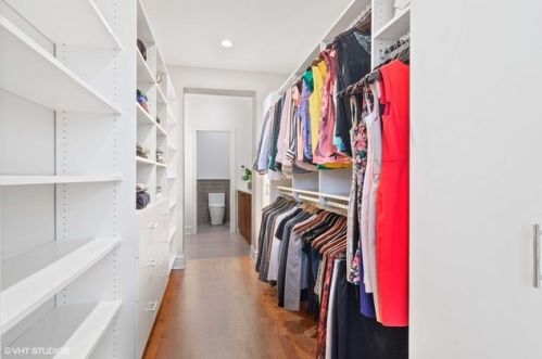 1734 Wolcott Ave, Chicago IL 60622-1385 exterior