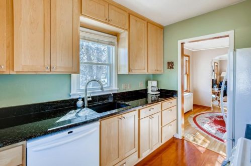 1221 Jefferson Ave, Saint Paul MN 55105-2838 exterior