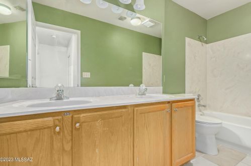 8040 Prickly Poppy Dr, Tucson AZ  85715-4350 exterior