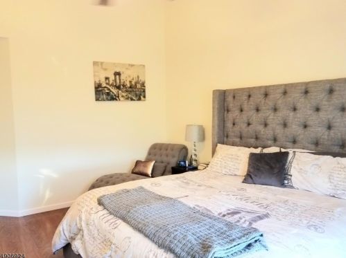 2102 Vroom Dr, Bridgewater NJ  08807-7003 exterior