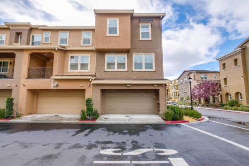 1924 Lee Way, Milpitas CA 95035-9014 exterior