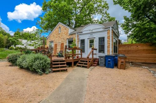 308 32nd St, Austin TX  78705-2406 exterior