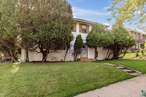 1 Hawthorne Rd, Duluth MN 55812-1936 exterior