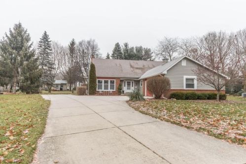 706 Andover Dr, Dewitt, MI 48820-9511