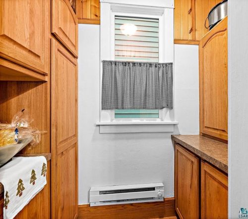 526 43 Ave, Duluth MN 55807-1556 exterior