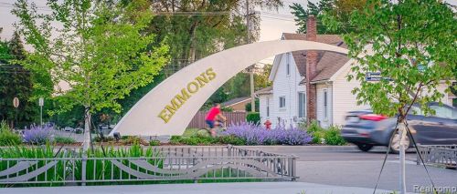 3322 Emmons Ave, Rochester MI 48307-5515 exterior