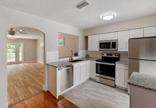 364 Airoso Blvd, Fort Pierce FL  34983-2029 exterior