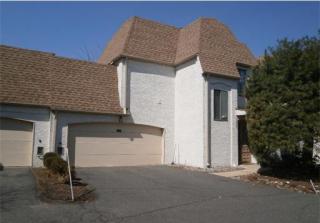 66 Gate House Ln, Edison, NJ 08820-4008