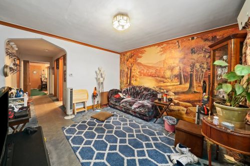 8417 Brandon Ave, Chicago IL 60617-4457 exterior