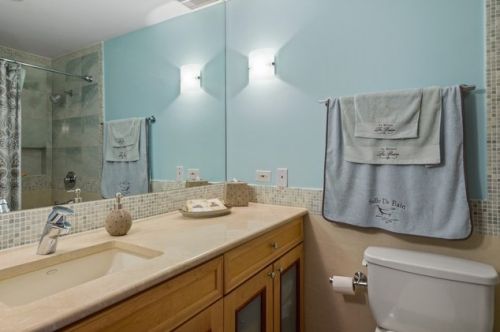 180 Pearson St, Chicago IL 60611-2130 exterior