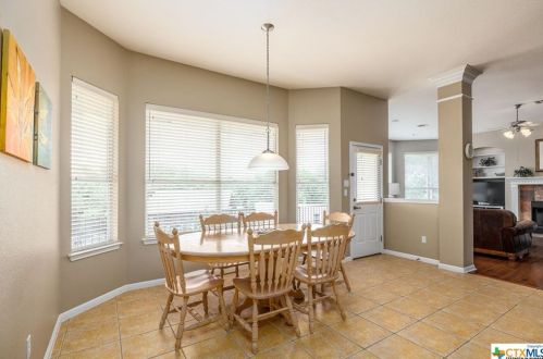 385 Mystic Pkwy, Spring Branch TX 78070-5267 exterior