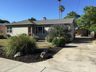 143 Roslyn Dr, Concord, CA 94518-1214