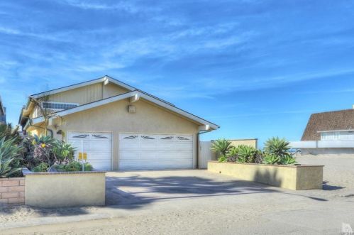 867 Mandalay Beach Rd, Oxnard, CA 93035-1076