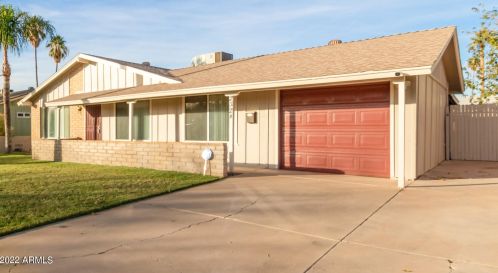 2328 Altadena Ave, Phoenix AZ 85029-3402 exterior