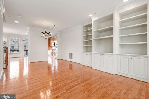 172 Cameron Station Blvd, Alexandria VA  22304-7739 exterior