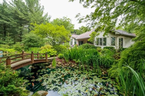 2425 58 St, Fennville MI 49408-8417 exterior