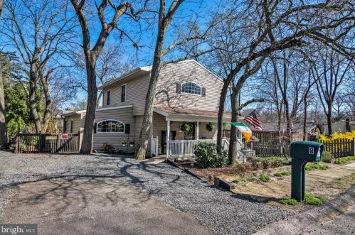 8 Walnut Ln, Pine Hill, NJ 08021-4431