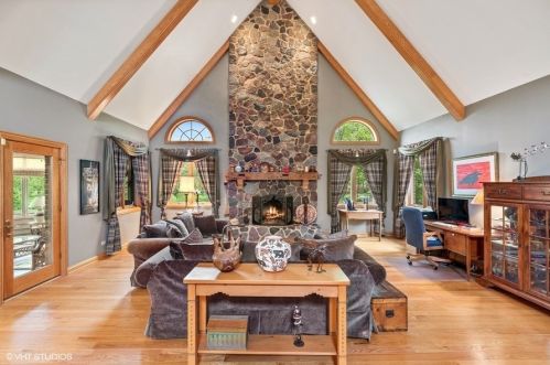 7104 Braemar Cir, Bull Valley IL 60014-6603 exterior