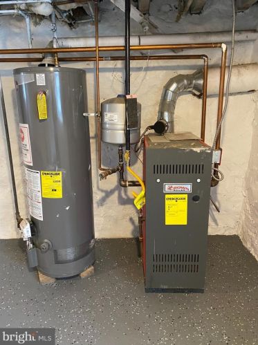 6242 Hazel Ave, Philadelphia PA 19143-1937 exterior