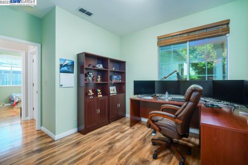 1150 Newmark Way, Folsom CA 95630-8504 exterior