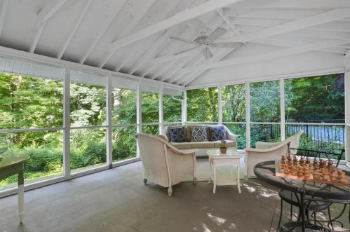 76 Mcfadden Dr, Wilton CT 06897-3912 exterior