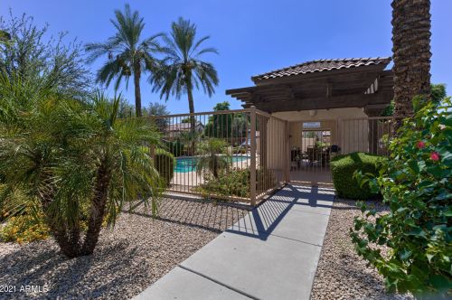 150 Lakeview Blvd, Chandler AZ 85225-5823 exterior