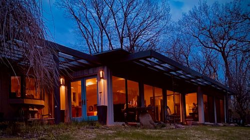 222 Fleming Rd, Bull Valley, IL 60098-7971