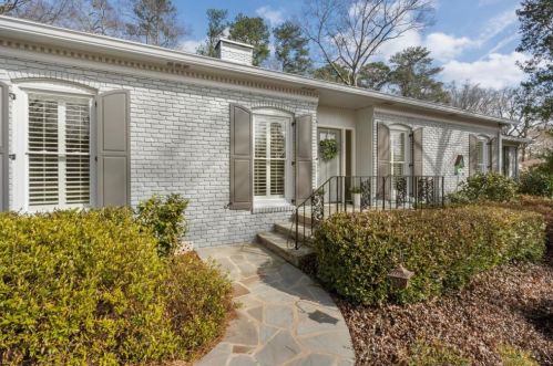 4725 Cherrywood Ln, Atlanta, GA 30342-2719