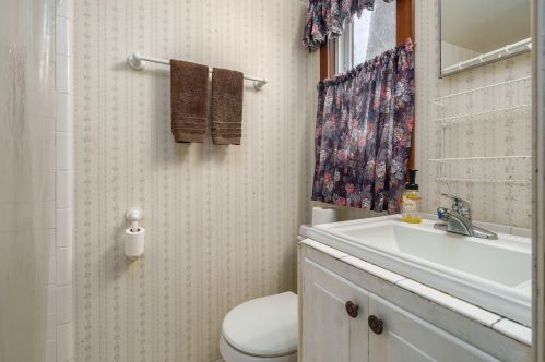 7625 Julie Dr, Kalamazoo MI  49024-4915 exterior