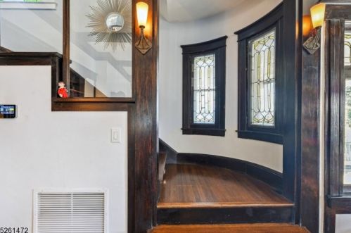 180 Christopher St, Montclair NJ 07042-4206 exterior