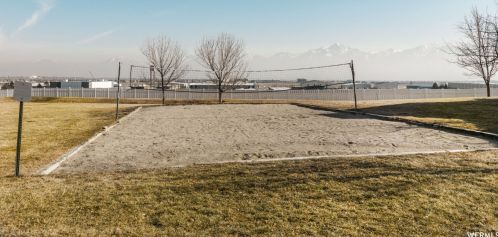 7381 Brittany Town Dr, Taylorsville UT 84084-4609 exterior