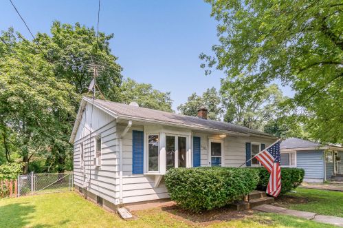 5103 Keyes Dr, Kalamazoo, MI 49004-1572