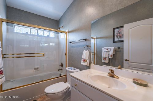 594 Mickelson Ln, Green Valley AZ 85614-5749 exterior